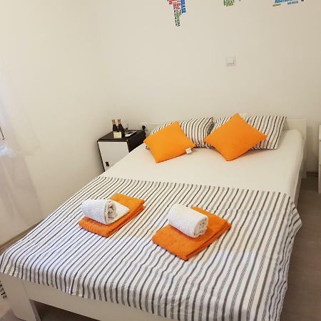 Micro Rooms Σίμπενικ Εξωτερικό φωτογραφία