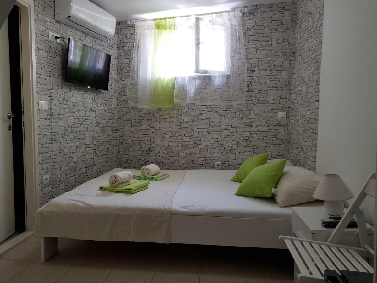Micro Rooms Σίμπενικ Εξωτερικό φωτογραφία
