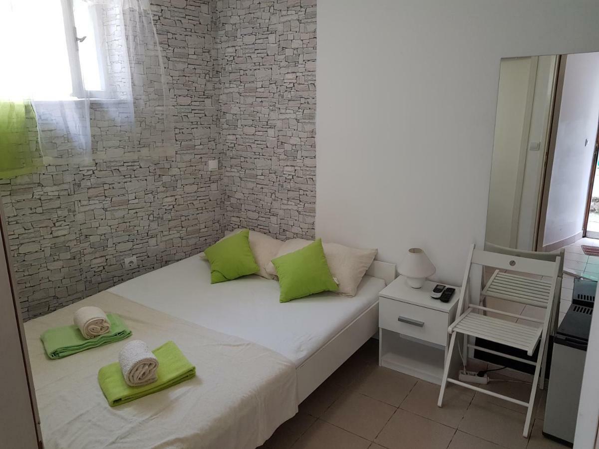 Micro Rooms Σίμπενικ Εξωτερικό φωτογραφία