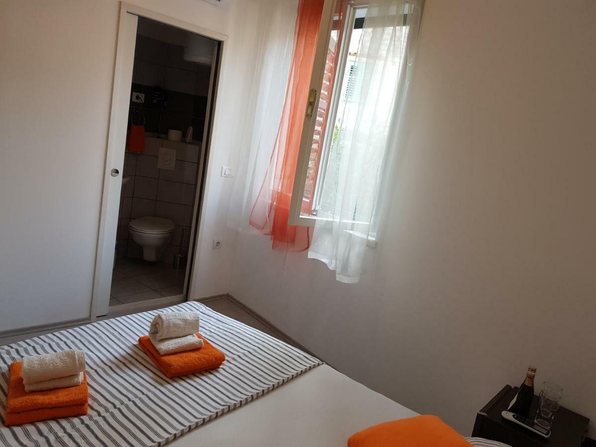Micro Rooms Σίμπενικ Εξωτερικό φωτογραφία